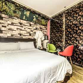 Myeonmok I-Zone 1, 酒店 细格鲁学院