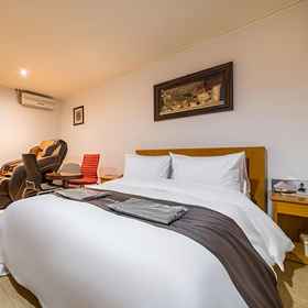 Uijeongbu E Joy 1, Hotel Dobong Hiking Support Center