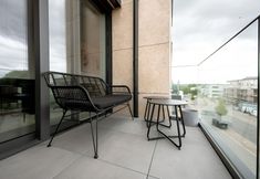 Others 6 Lux 1BR: King Bed, Balcony, Near City Center