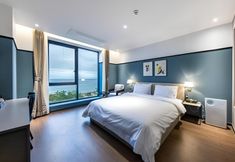 Others 5 Jeongja Beach Brown Dot