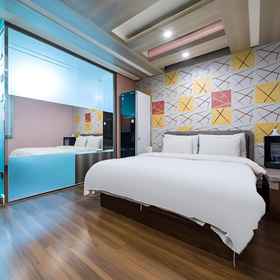 Yongin G 1, 경기도의회 호텔