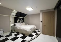 Others 5 Suwon Station 25H