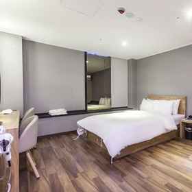 Khách sạn Ruby Bundang 1, Khách sạn Công viên Maetan