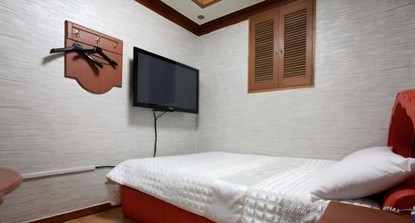 Lainnya 2 Mia Hwanggeum