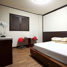 동대문 그린 파크 1, 세그루학원 호텔