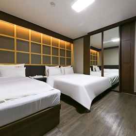 Cheonan Apple 1, Khách sạn Trường THPT Chungnam Samsung