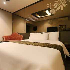 대전 용전 J 1, 맘스터치 대전문화점 호텔