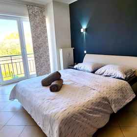 Fully Furnished Modern Condo 1, Hotel Luxembourg