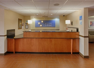 Lobi 4 Holiday Inn Express & Suites PORT CHARLOTTE, an IHG Hotel