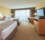 Bedroom 5 Crowne Plaza ORLANDO - UNIVERSAL BLVD, an IHG Hotel