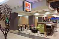 Sảnh chờ Holiday Inn SECAUCUS MEADOWLANDS, an IHG Hotel