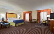 Bedroom 6 Holiday Inn PETERSBURG NORTH- FORT LEE, an IHG Hotel