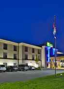 EXTERIOR_BUILDING Holiday Inn Express HASTINGS