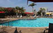 Swimming Pool 4 Holiday Inn BUENA PARK-NEAR KNOTT'S, an IHG Hotel