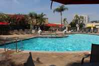 Swimming Pool Holiday Inn BUENA PARK-NEAR KNOTT'S, an IHG Hotel