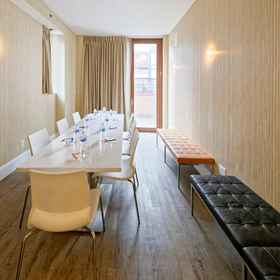 Boardroom1Hotel Indigo BROOKLYN, an IHG Hotel,皇后区飯店
