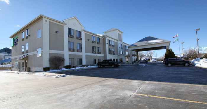 Exterior Holiday Inn Express & Suites SYCAMORE, an IHG Hotel