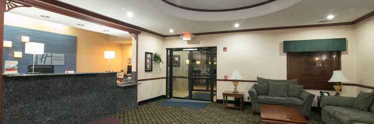 Lobby Holiday Inn Express & Suites SYCAMORE, an IHG Hotel