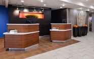 Lobi 4 Courtyard by Marriott Milwaukee Brown Deer