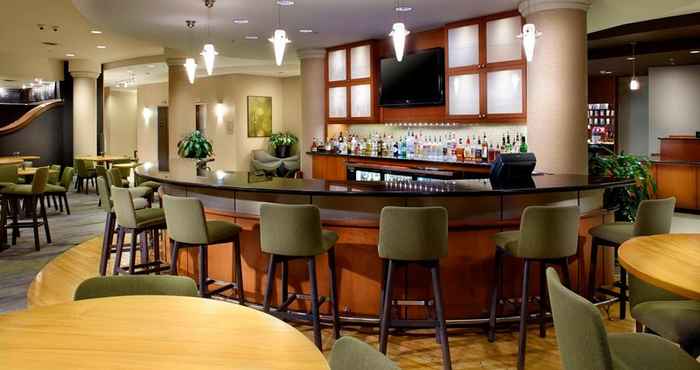 Quầy bar, cafe và phòng lounge Courtyard by Marriott Reading Wyomissing