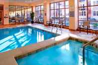 Kolam Renang Courtyard by Marriott Reading Wyomissing