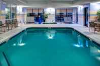 Swimming Pool Courtyard by Marriott Richmond North