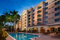 Swimming Pool Courtyard by Marriott Fort Lauderdale Weston