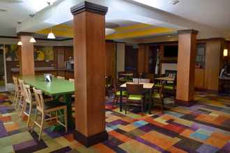 Restaurant 4 Fairfield Inn & Suites Marriott Effingham