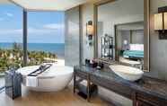 ห้องน้ำภายในห้อง 3 InterContinental Hotels PHU QUOC LONG BEACH RESORT, an IHG Hotel