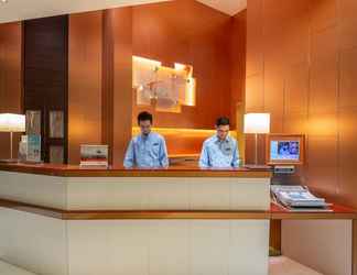 Lobby 2 Holiday Inn Express HONG KONG SOHO, an IHG Hotel