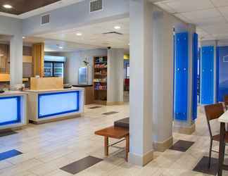 Lobi 2 Holiday Inn Express & Suites PORT CHARLOTTE, an IHG Hotel