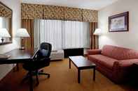 Bedroom Holiday Inn Express & Suites LEXINGTON-HWY 378, an IHG Hotel