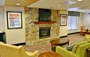 Lobby 4 Holiday Inn Express & Suites MONACA - CENTER TOWNSHIP, an IHG Hotel