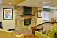 Lobby Holiday Inn Express & Suites MONACA - CENTER TOWNSHIP, an IHG Hotel