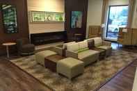 Lobby Holiday Inn GREENSBORO COLISEUM, an IHG Hotel