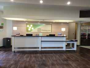 Lobi 4 Holiday Inn GREENSBORO COLISEUM, an IHG Hotel