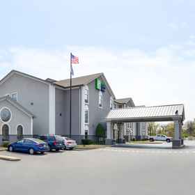 An easy drive to Burns Park, North Little Rock's Big Back Yard 1 Holiday Inn Express & Suites NORTH LITTLE ROCK, an IHG Hotel, Robinson Center Hotels