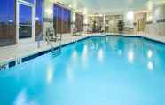 สระว่ายน้ำ 7 Holiday Inn PETERSBURG NORTH- FORT LEE, an IHG Hotel
