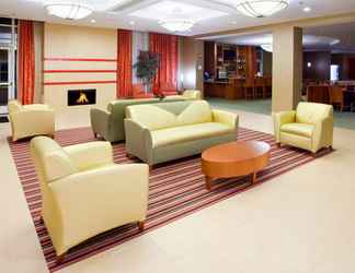 Lobi 2 Holiday Inn PETERSBURG NORTH- FORT LEE, an IHG Hotel