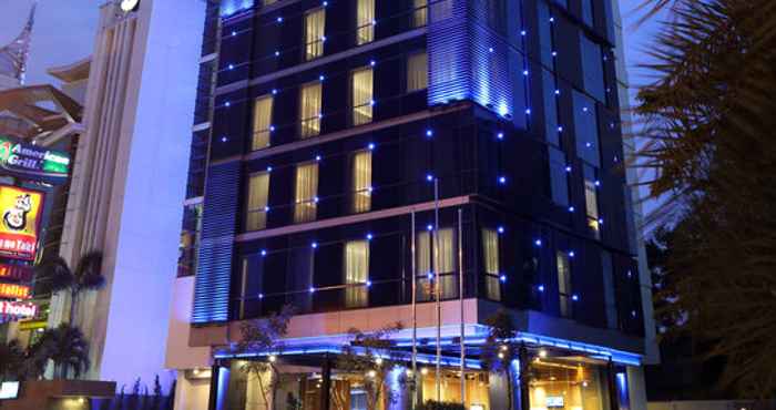 Exterior Holiday Inn Express JAKARTA THAMRIN, an IHG Hotel