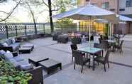 Common Space 6 Courtyard by Marriott Boston Waltham