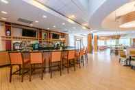 Bar, Cafe and Lounge Holiday Inn GREENSBORO AIRPORT, an IHG Hotel