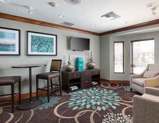 Lobi 2 Staybridge Suites SACRAMENTO AIRPORT NATOMAS, an IHG Hotel