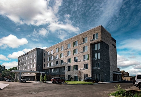 Exterior Courtyard by Marriott Toledo West