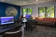 Functional Hall SpringHill Suites by Marriott Tampa Westshore Airport