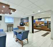 Restoran 5 Holiday Inn Express STATEN ISLAND WEST, an IHG Hotel