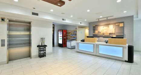 大廳 2 Holiday Inn Express STATEN ISLAND WEST, an IHG Hotel