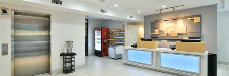 Lobi Holiday Inn Express STATEN ISLAND WEST, an IHG Hotel