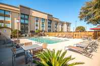 Kolam Renang Fairfield Inn & Suites Dallas DFW Airport South/Irving