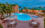 สระว่ายน้ำ 4 Holiday Inn Hotel & Suites VERO BEACH-OCEANSIDE, an IHG Hotel
